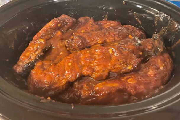 Slow Cooker Barbequed Beef Ribs
