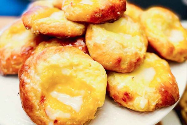 Easy Cheese Danishes