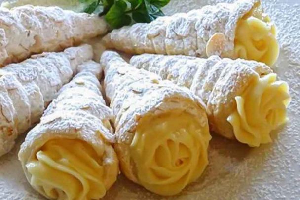 Italian Cream Stuffed Cannoncini