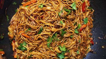 Quick and Easy Chicken Lo Mein image