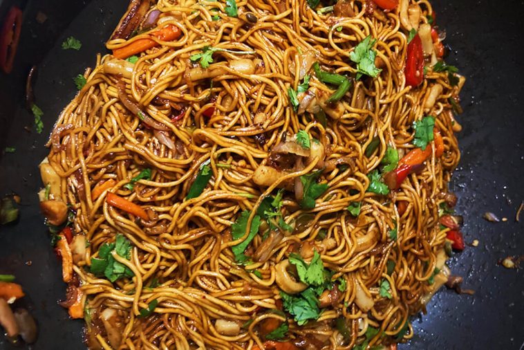 Quick and Easy Chicken Lo Mein image