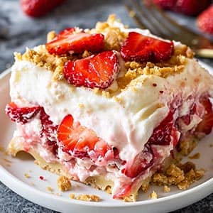 No Bake Strawberry Cheesecake Lasagna Recipe - Masters of Kitchen - Recipes